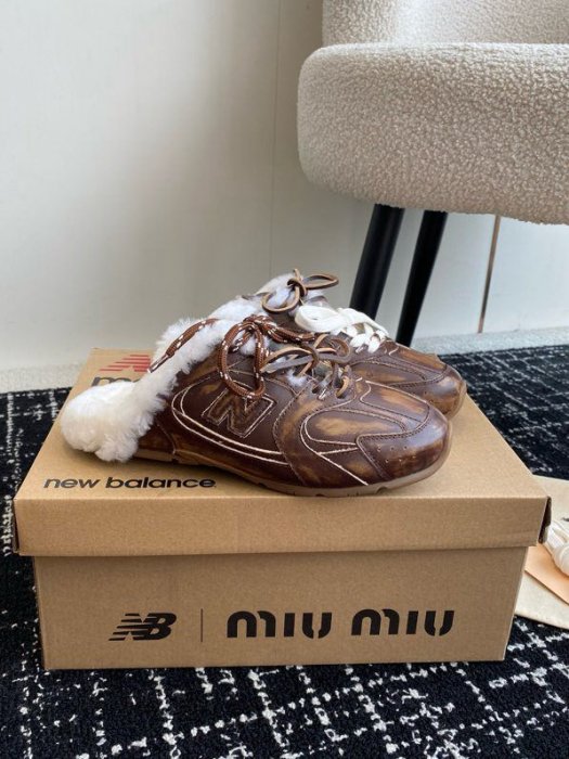 Кроссовки мюли New Balance 530 x Miu Miu зимние фото 3