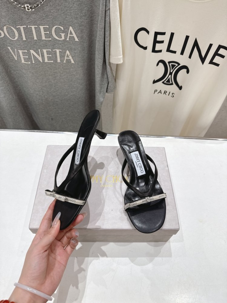 Шлепанцы женские фото 4