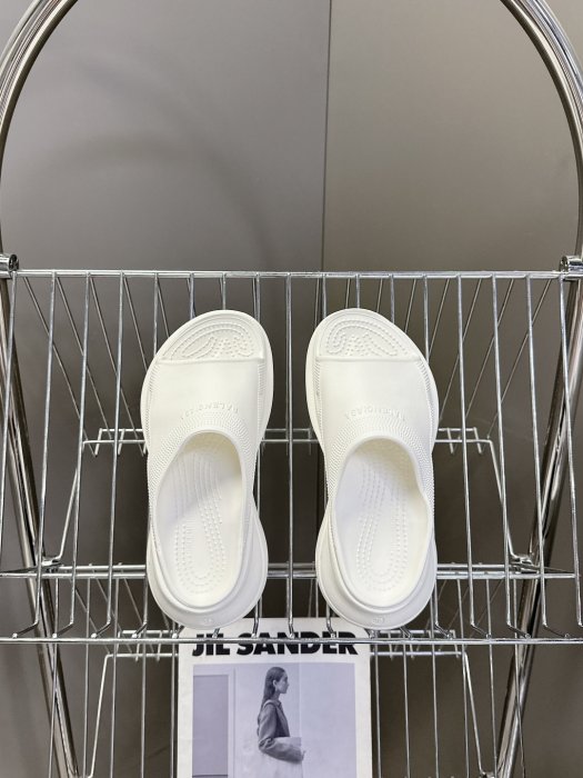 Шлепанцы фото 6