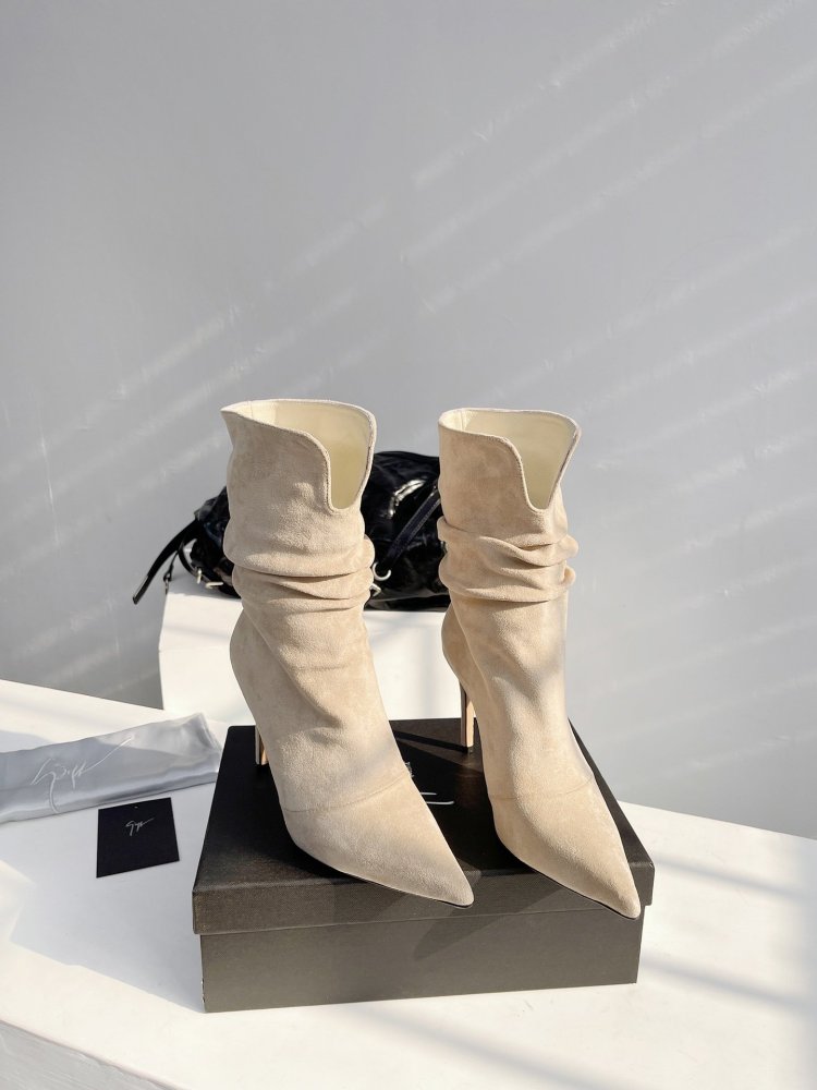 Ботинки женские кожаные с острым носком фото 4