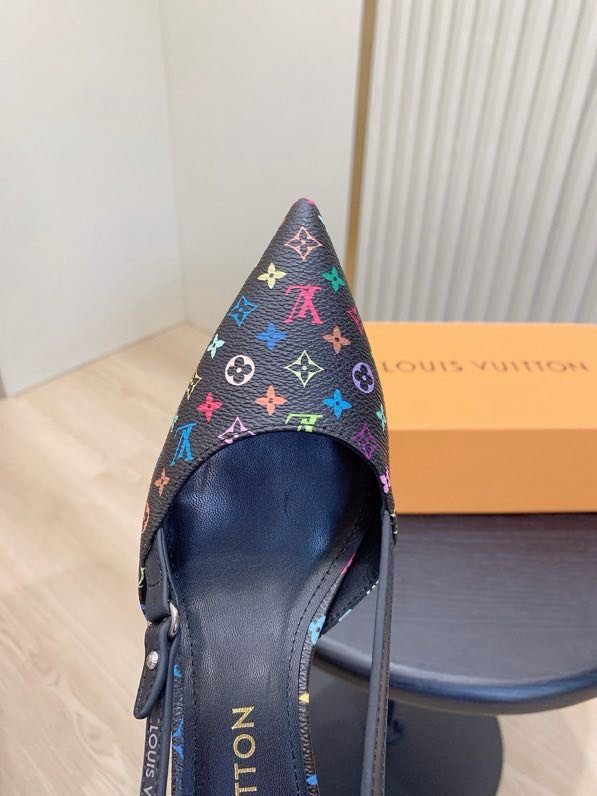 Босоножки фото 6