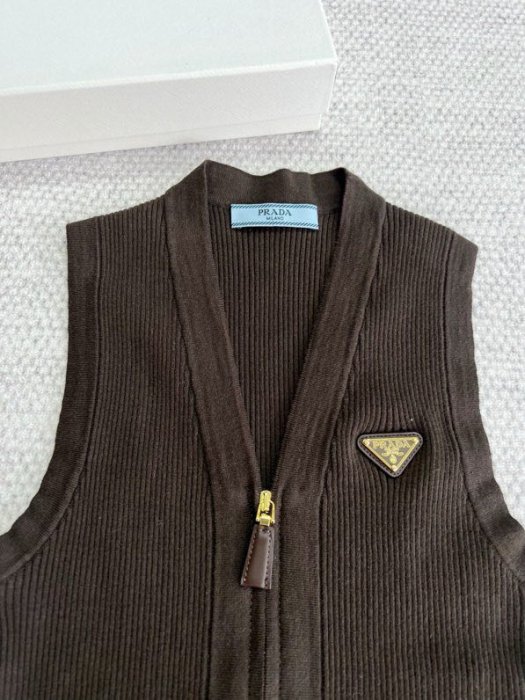 Vest фото 3