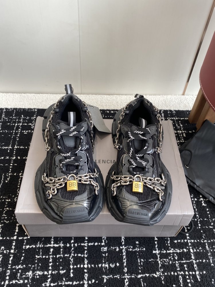 Кросівки 3XL