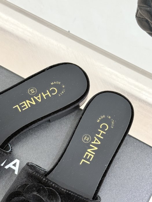 Шлепанцы фото 8