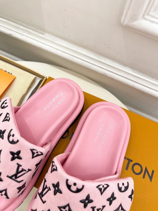 Шлепанцы женские фото 8