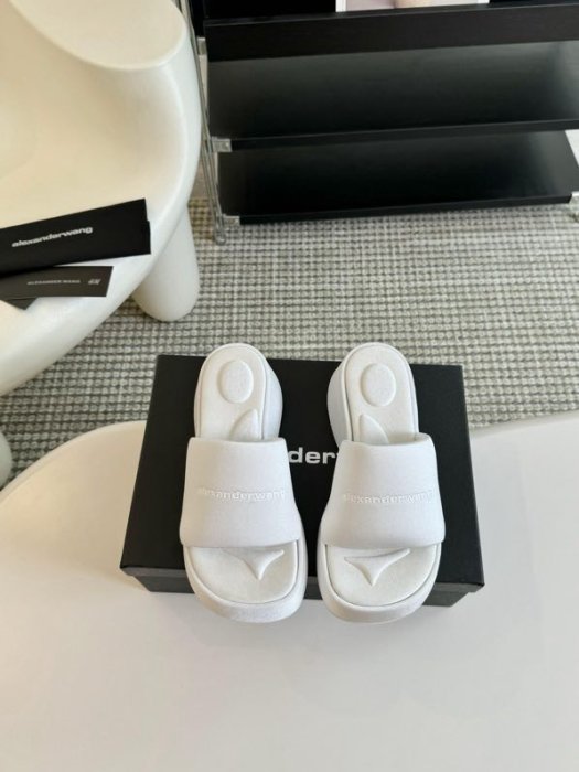 Босоножки фото 8