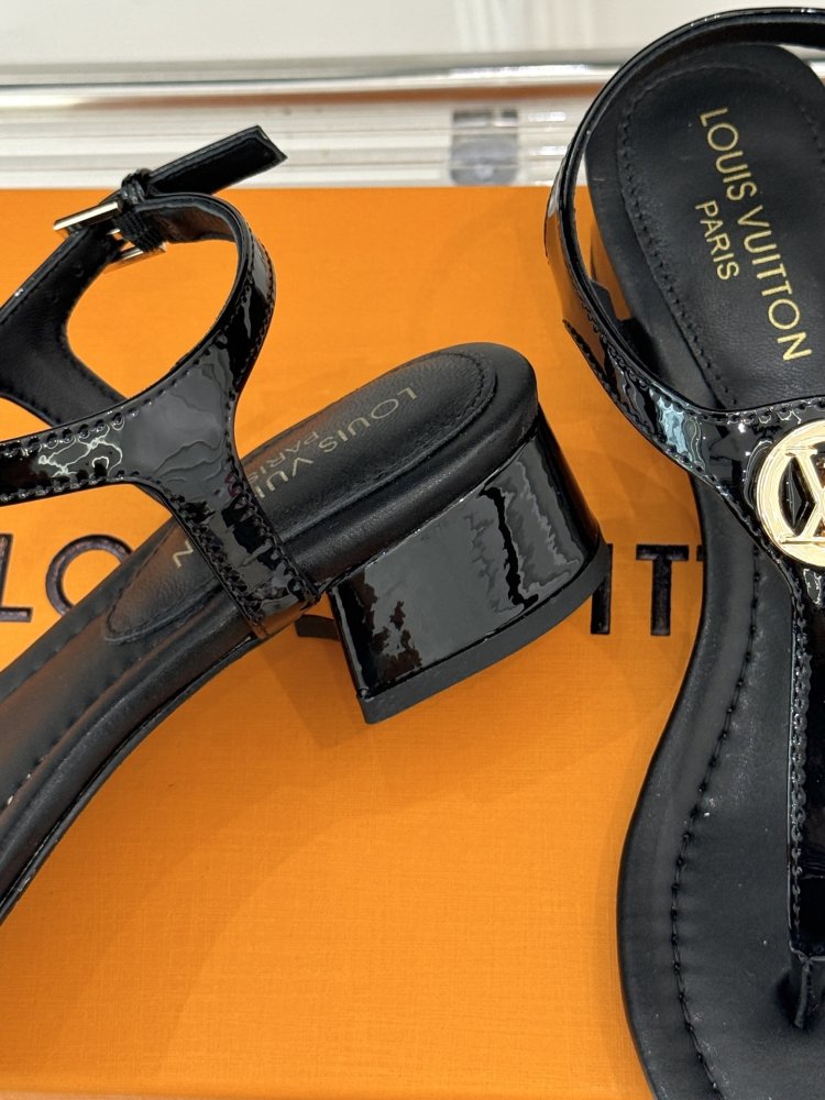 Босоніжки фото 6