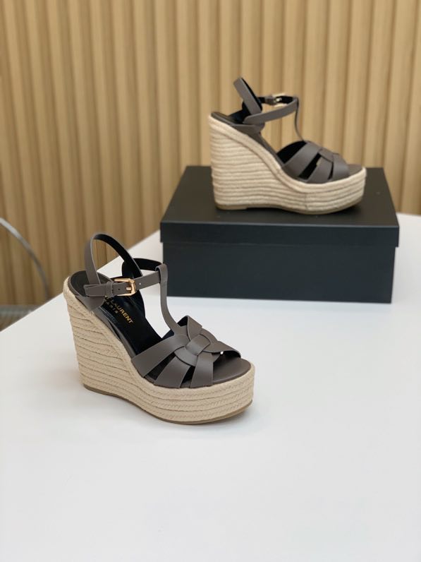 Sandals on high heel gray фото 2