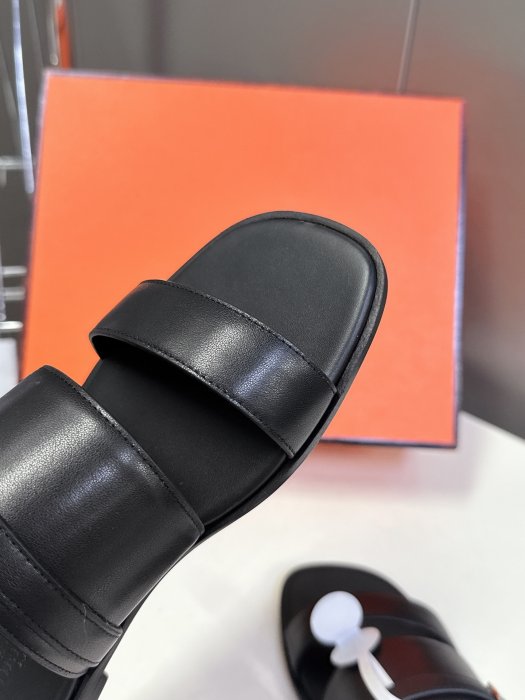 Шлепанцы фото 8