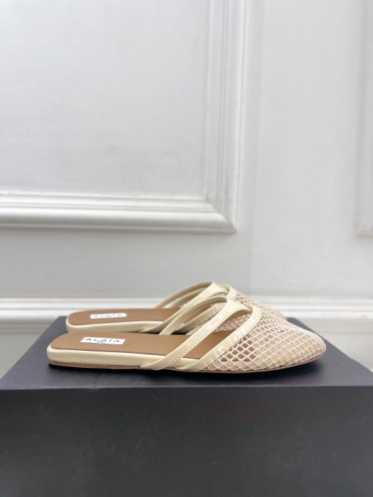 Шлепанцы женские фото 4