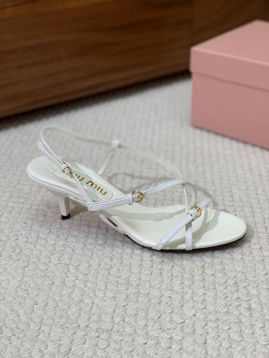 Босоніжки фото 5