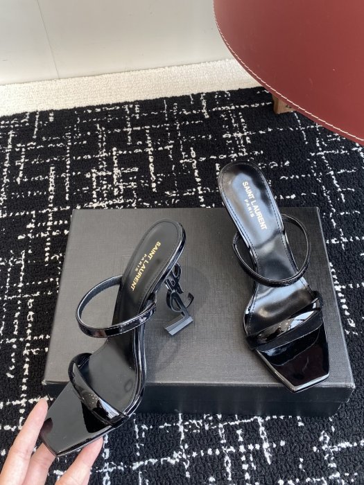 Босоножки фото 6