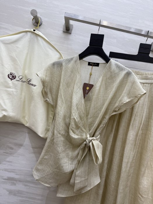 Костюм жіночий фото 3