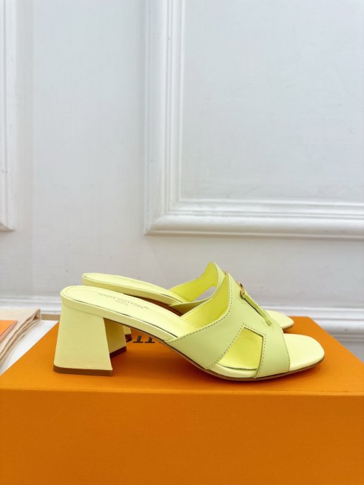 Босоножки фото 4