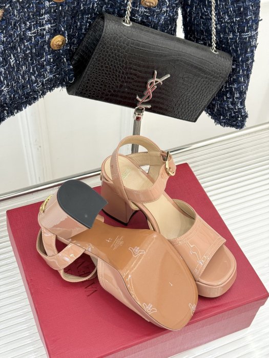 Босоножки фото 9