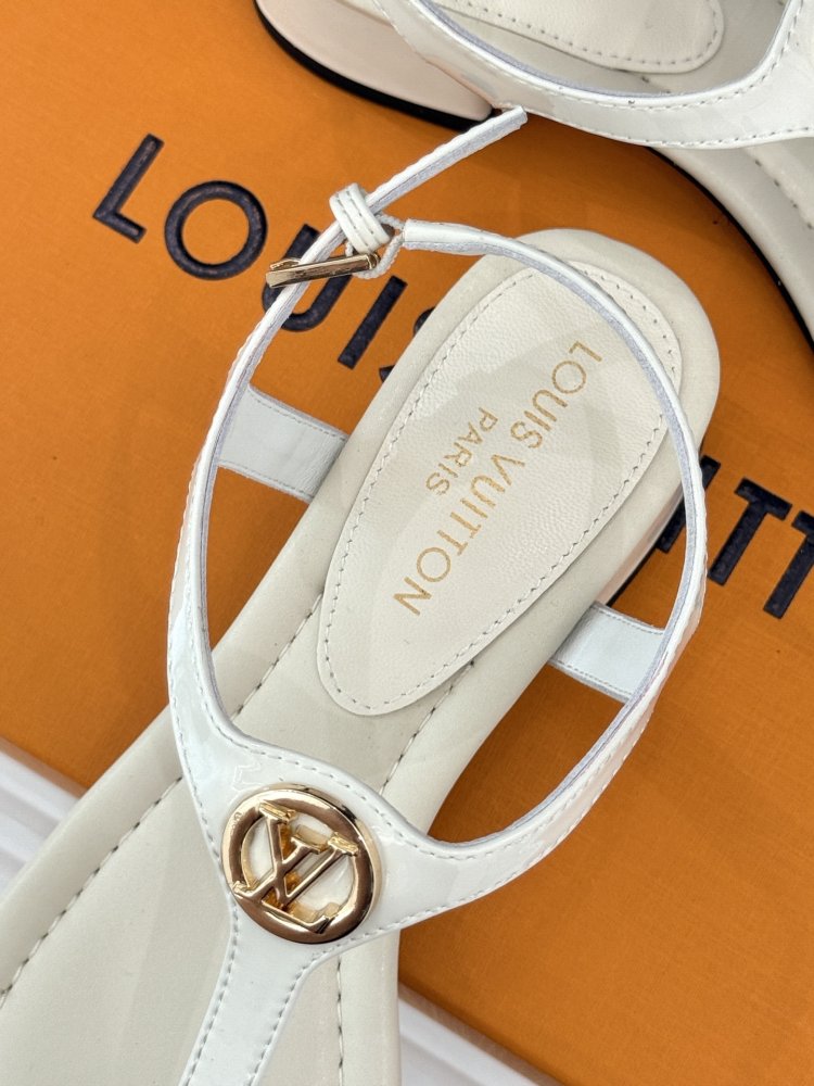 Босоножки фото 8