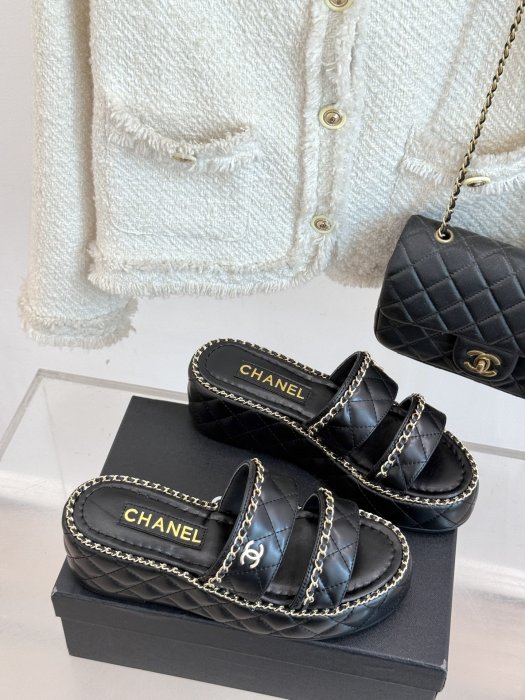 Шлепанцы женские фото 3