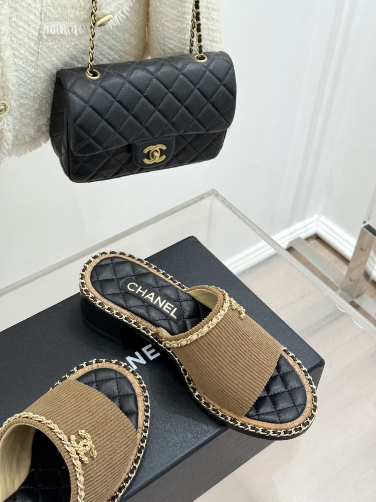 Шльопанці жіночі фото 5