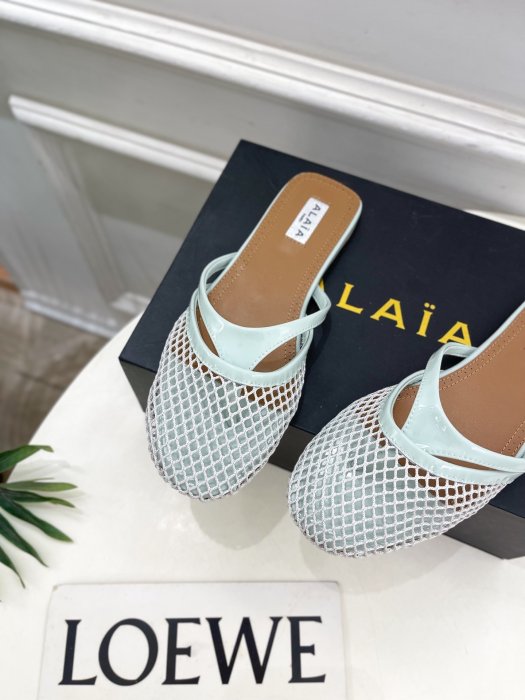 Шлепанцы женские фото 6