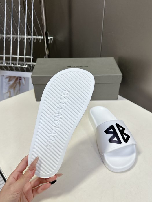 Шлепанцы фото 9