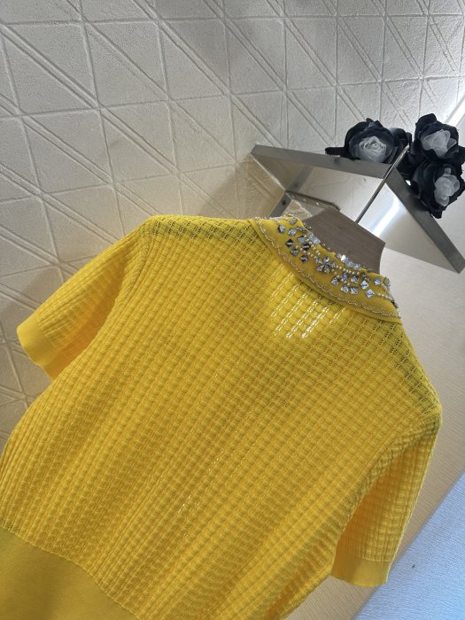 T-shirt women's фото 4