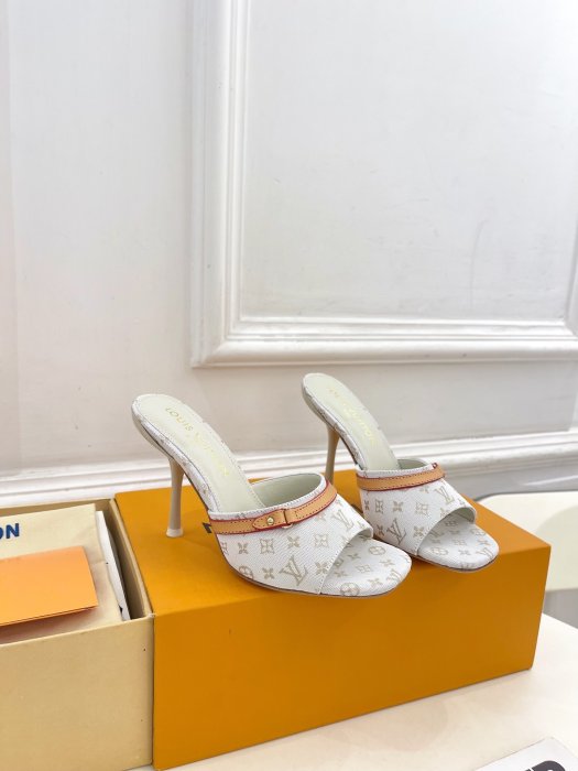 Босоножки фото 2