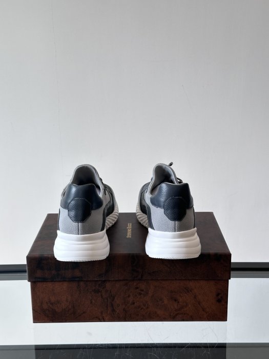 Кросівки фото 7