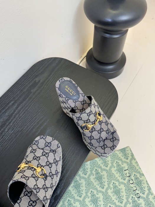 Босоножки фото 4