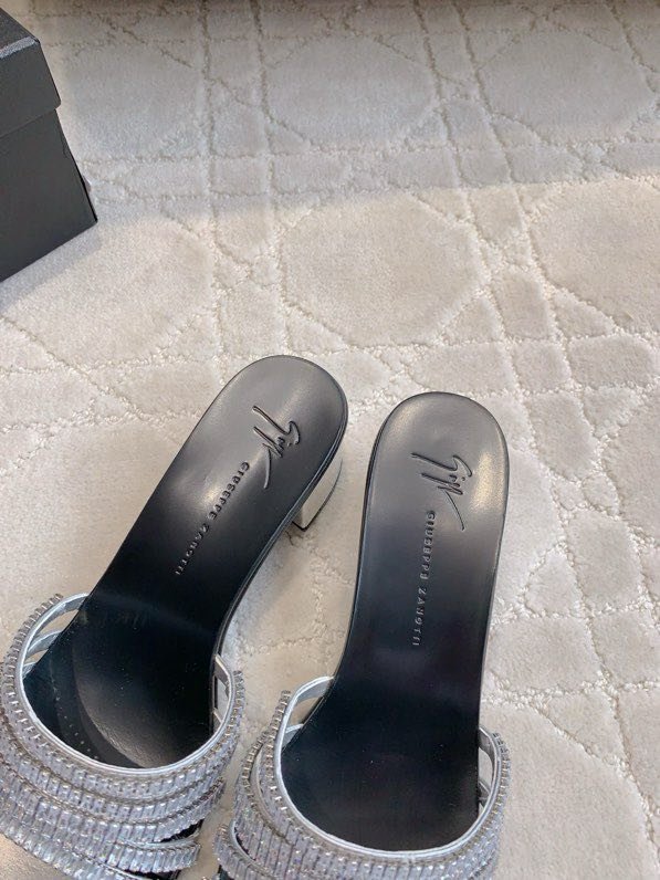 Босоніжки фото 4