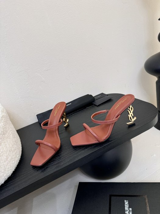 Босоножки фото 3