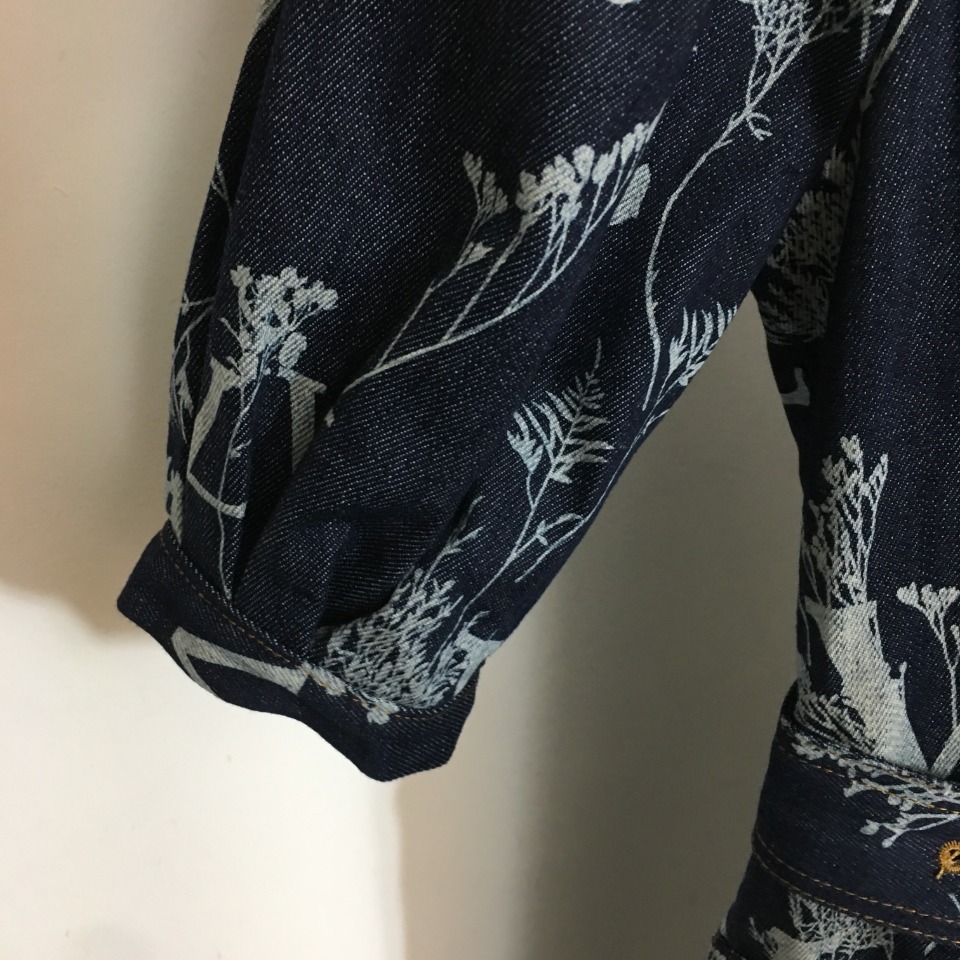 Платье джинсовое с воротником и короткими рукавами фото 4