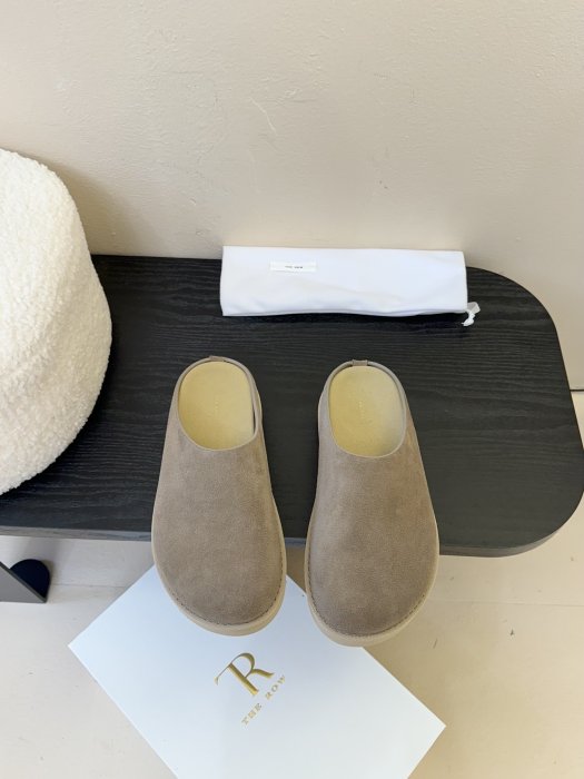 Шлепанцы женские