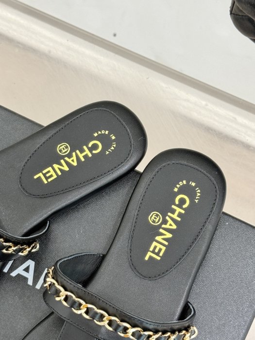 Шлепанцы фото 8