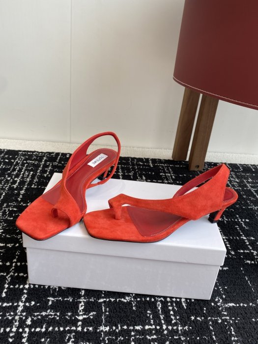 Босоножки фото 3