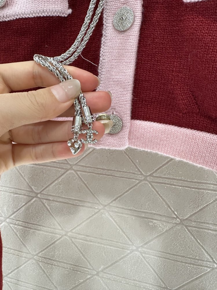 Короткий в'язаний кардиган фото 8