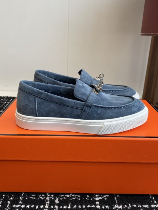 Лоферы кожаные женские фото 2