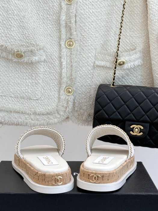 Шлепанцы фото 6