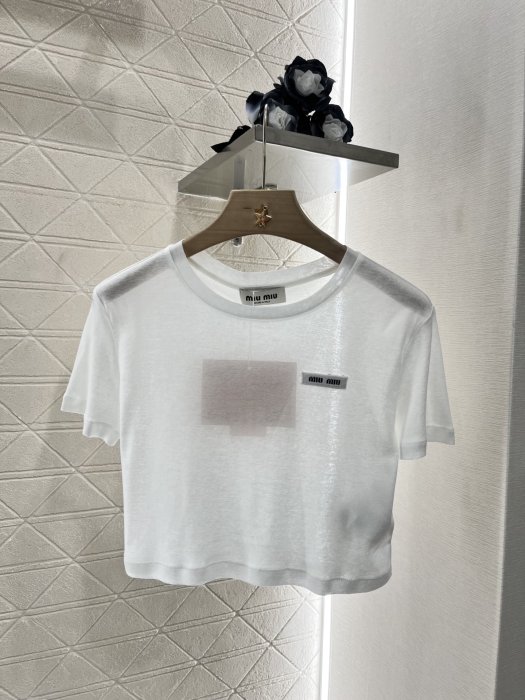 Футболка женская