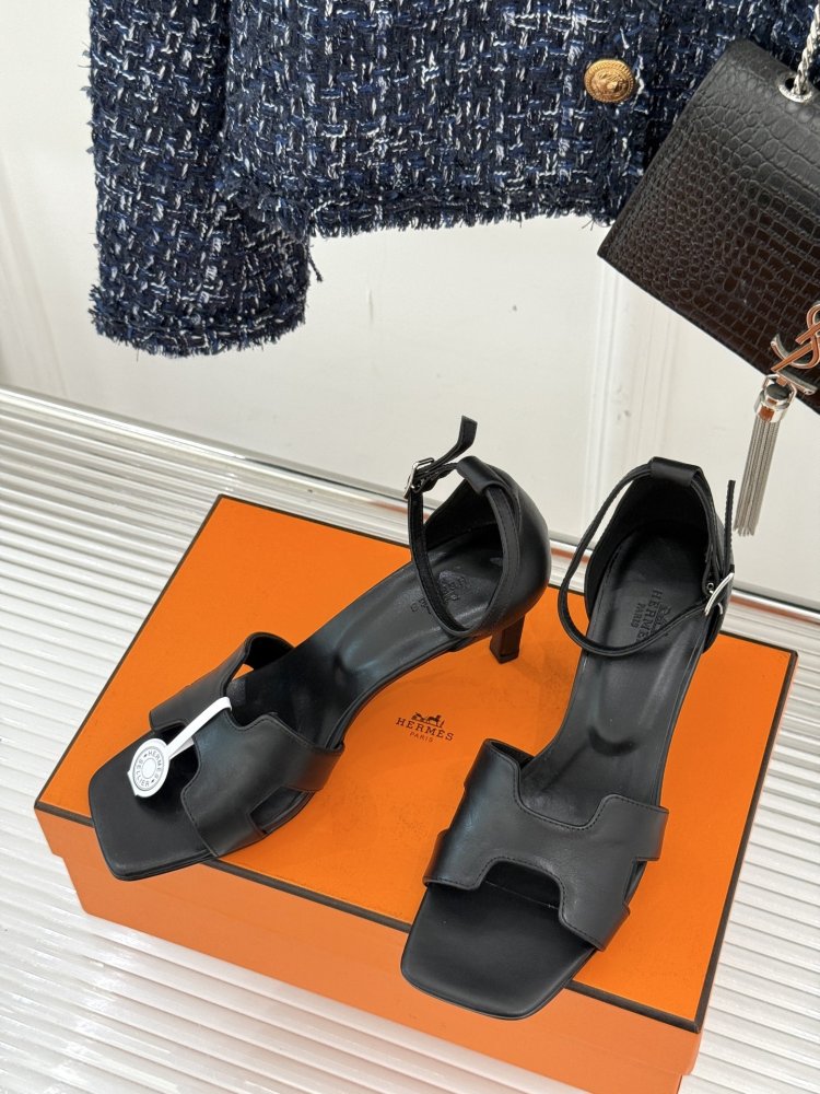 Босоножки фото 2