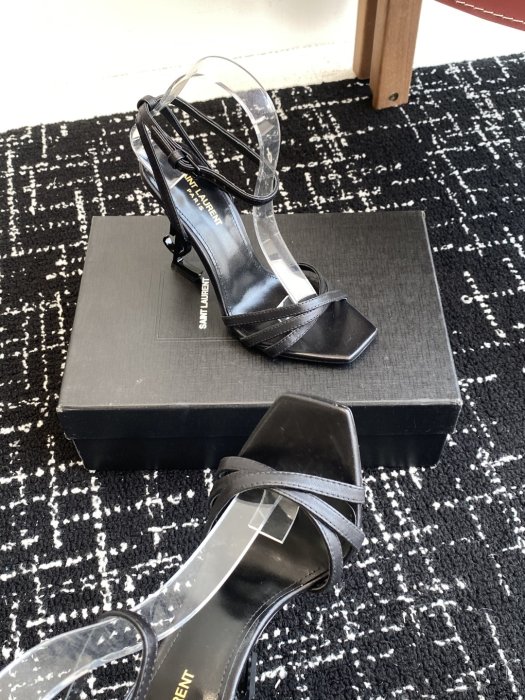 Босоножки фото 6