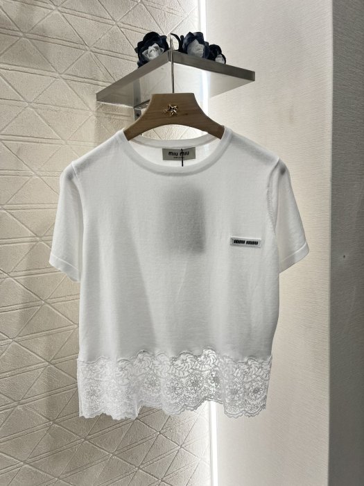 Футболка женская