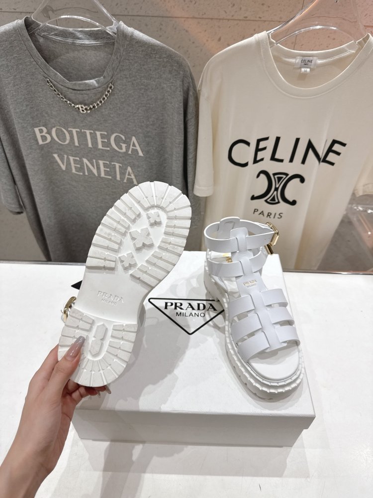 Сандалии женские фото 9