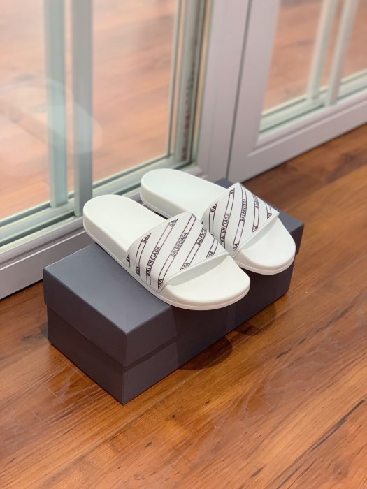 Шлепанцы фото 4