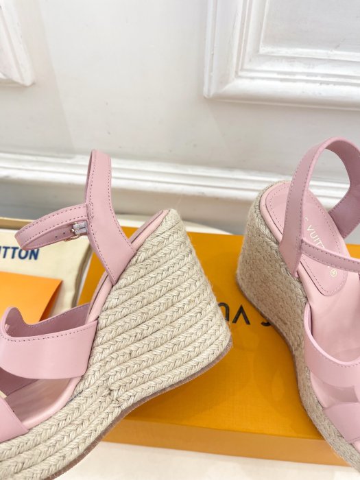 Босоножки фото 8