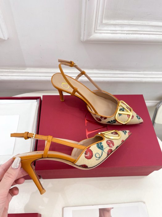 Босоножки фото 4