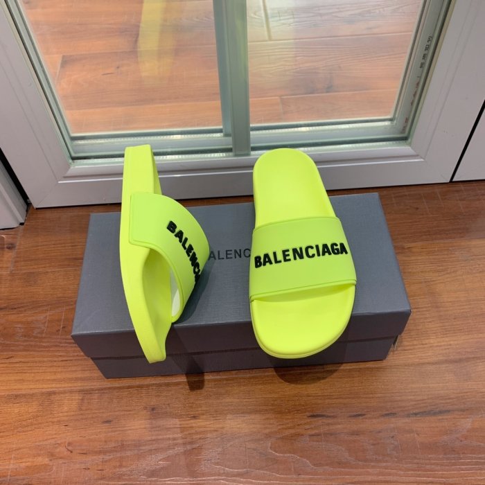 Шлепанцы фото 2