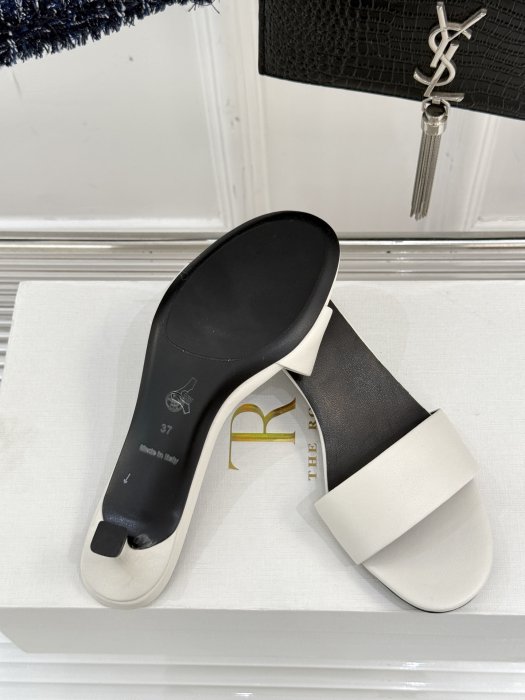 Босоножки фото 9