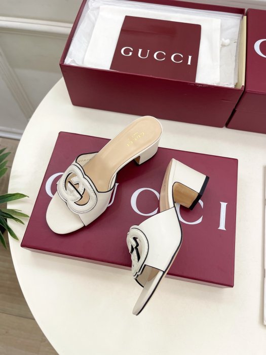 Босоножки фото 5