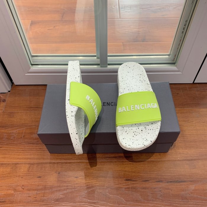 Шльопанці фото 2