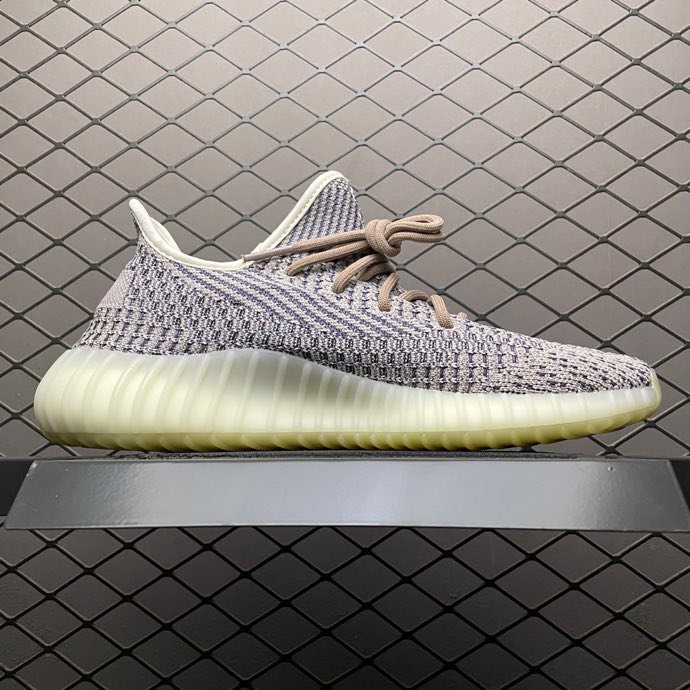 Sneakers Yeezy Boost 350 V2 фото 3